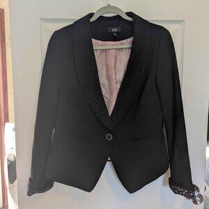 AGB Size 12 Black Floral Lace Accents 1-Button Short Blazer
